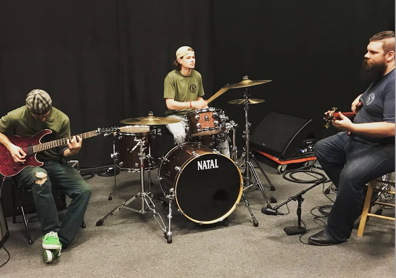 Rock out this summer with Heavisyde’s new single ‘Summer Kiss’ featuring Amanda Power