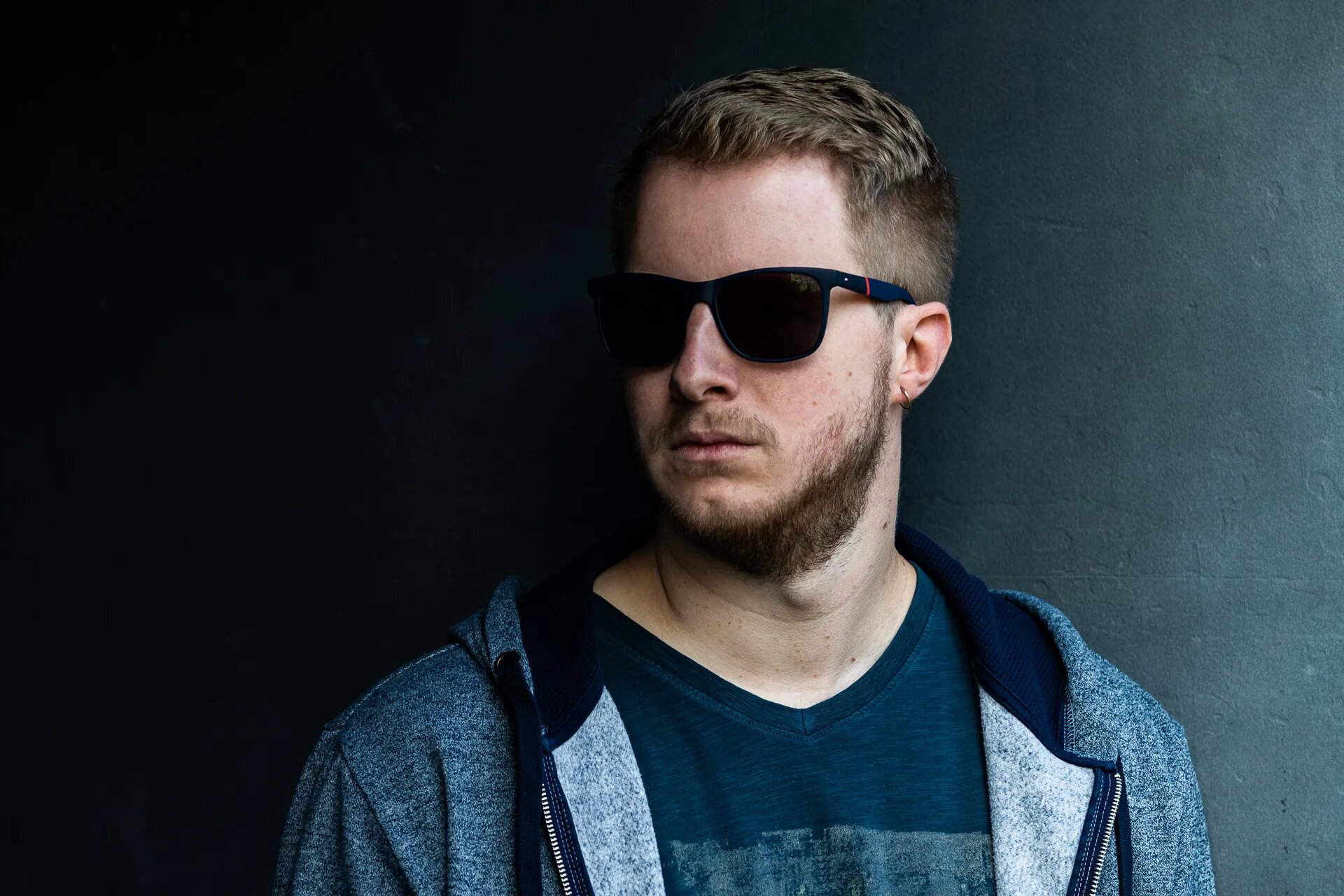 ‘Julian Knoxx’ releases new single ‘Stay’